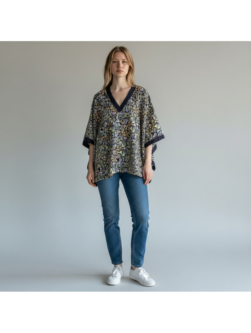 Lane Bryant Top Women 14/16 Blue Floral V-Neck Short Sleeve Pullover Casual